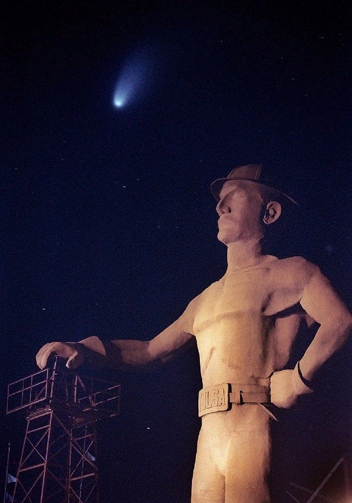 Tulsa's Golden Driller in 1997